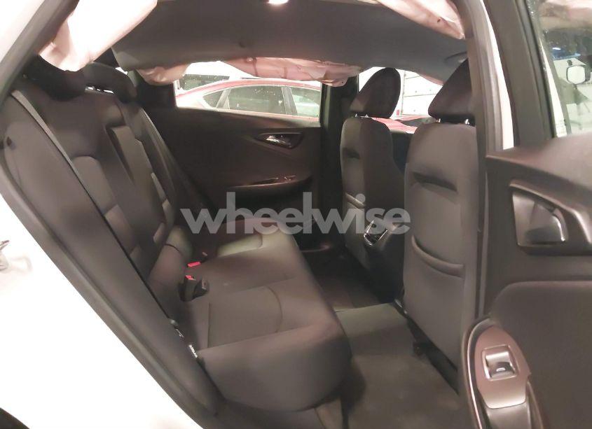 Photo 8 of 2017 Chevrolet Malibu 1LT (VIN 1G1ZE5ST0HF255844)