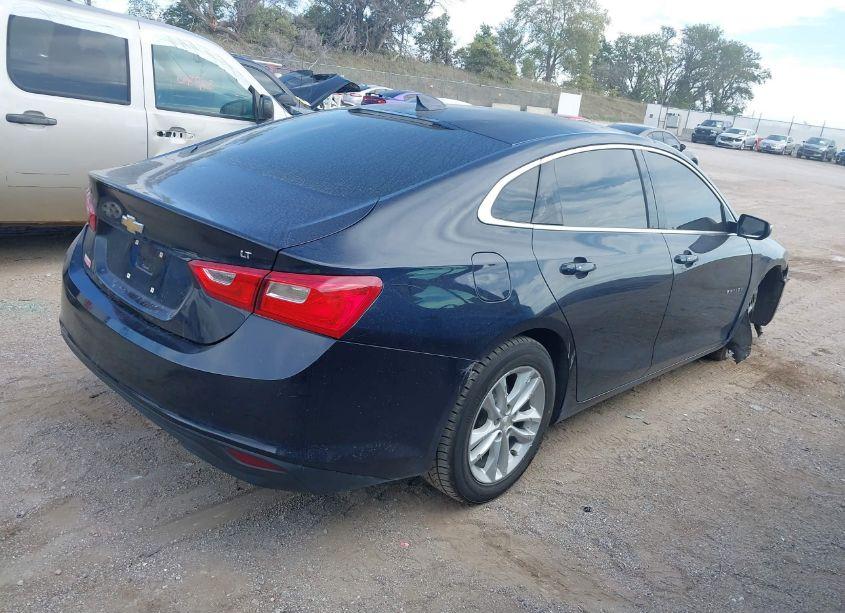 Photo 4 of 2017 Chevrolet Malibu 1LT (VIN 1G1ZE5ST0HF259019)