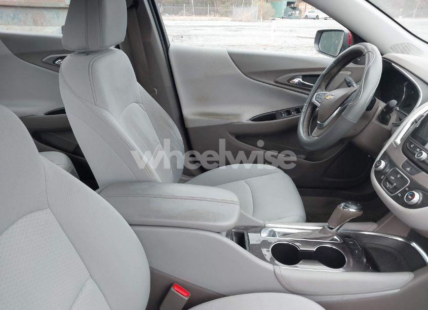 Photo 5 of 2017 Chevrolet Malibu 1LT (VIN 1G1ZE5ST0HF268089)