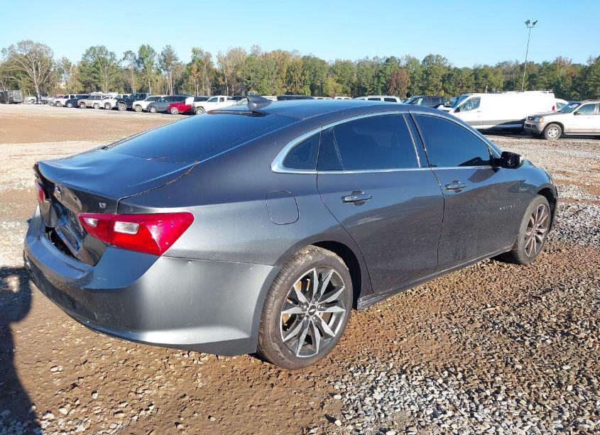 Photo 4 of 2017 Chevrolet Malibu 1LT (VIN 1G1ZE5ST0HF277035)