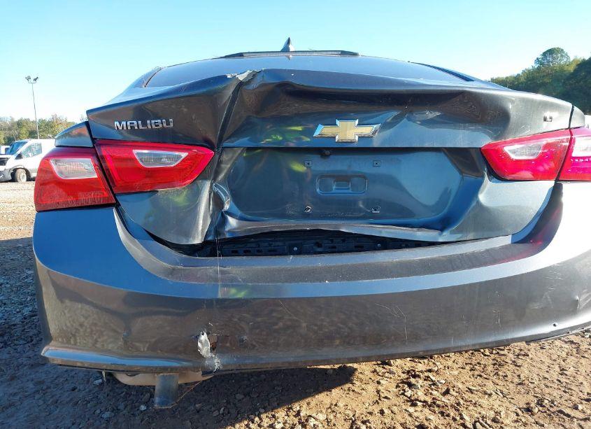 Photo 6 of 2017 Chevrolet Malibu 1LT (VIN 1G1ZE5ST0HF277035)