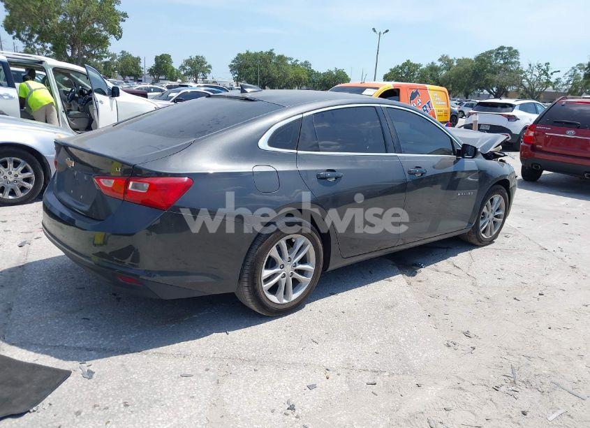 Photo 4 of 2016 Chevrolet Malibu 1LT (VIN 1G1ZE5ST1GF184328)