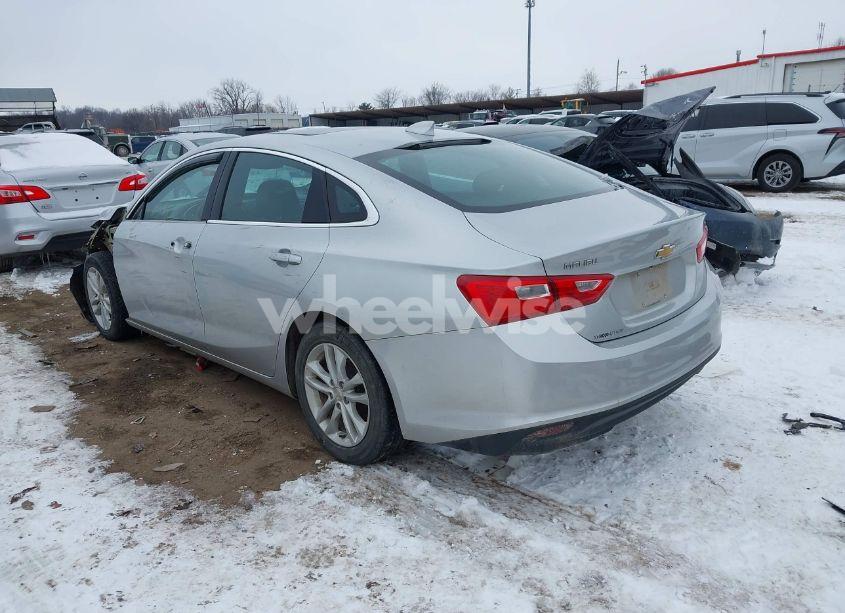 Photo 3 of 2016 Chevrolet Malibu 1LT (VIN 1G1ZE5ST1GF185897)