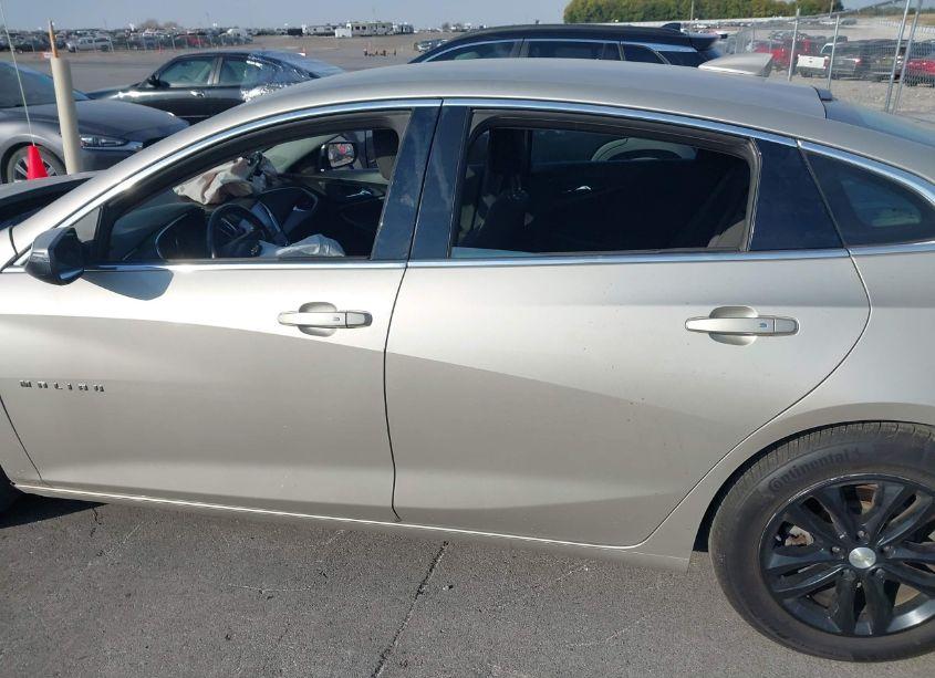 Photo 14 of 2016 Chevrolet Malibu 1LT (VIN 1G1ZE5ST1GF186080)