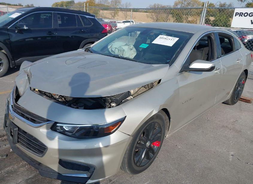 Photo 2 of 2016 Chevrolet Malibu 1LT (VIN 1G1ZE5ST1GF186080)