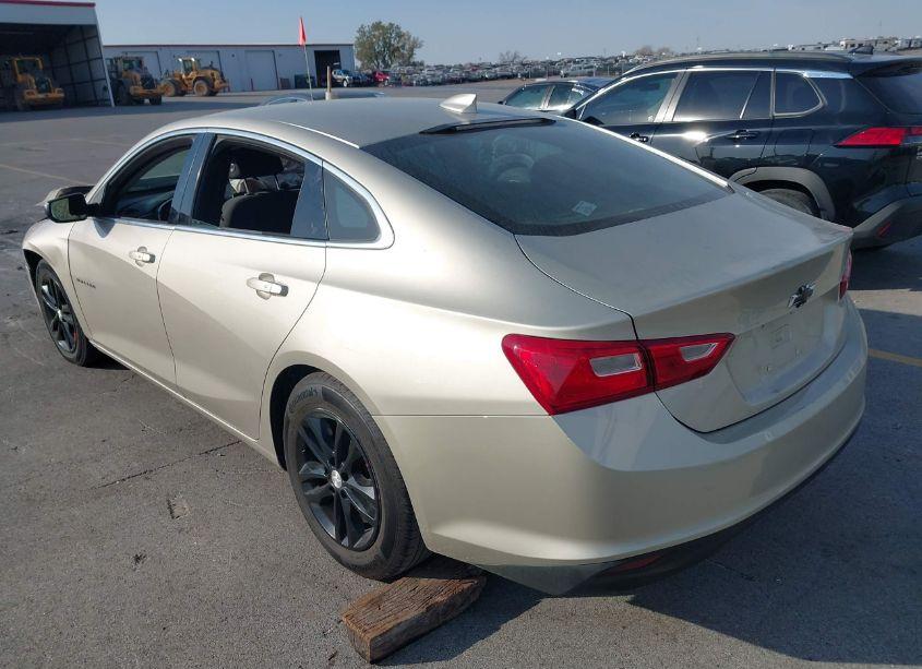 Photo 3 of 2016 Chevrolet Malibu 1LT (VIN 1G1ZE5ST1GF186080)