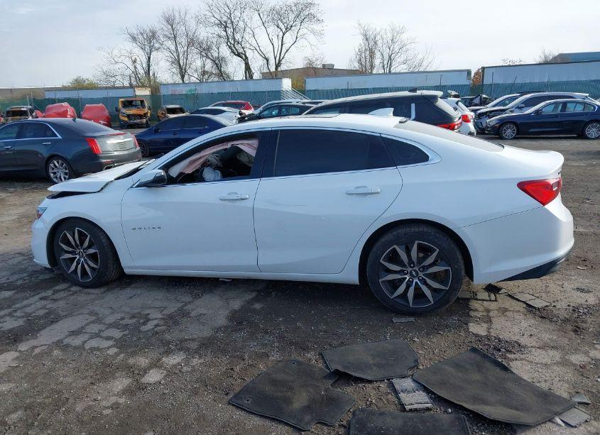 Photo 13 of 2016 Chevrolet Malibu 1LT (VIN 1G1ZE5ST1GF192221)