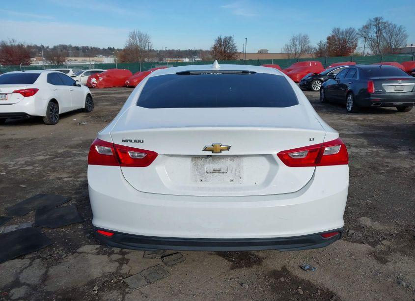 Photo 15 of 2016 Chevrolet Malibu 1LT (VIN 1G1ZE5ST1GF192221)