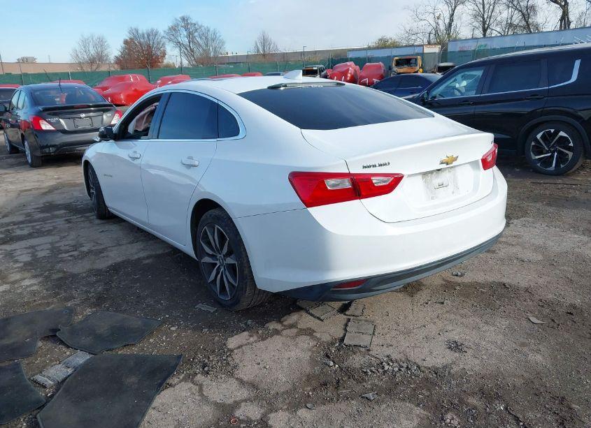 Photo 3 of 2016 Chevrolet Malibu 1LT (VIN 1G1ZE5ST1GF192221)