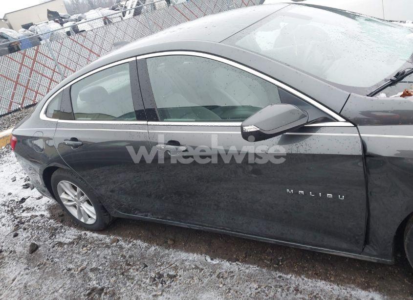 Photo 13 of 2016 Chevrolet Malibu 1LT (VIN 1G1ZE5ST1GF195541)