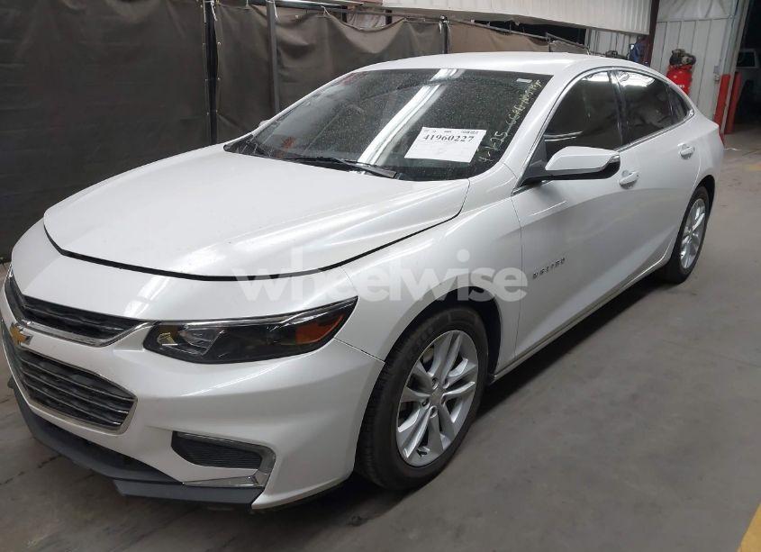 Photo 2 of 2016 Chevrolet Malibu 1LT (VIN 1G1ZE5ST1GF203752)