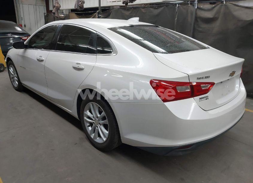Photo 3 of 2016 Chevrolet Malibu 1LT (VIN 1G1ZE5ST1GF203752)