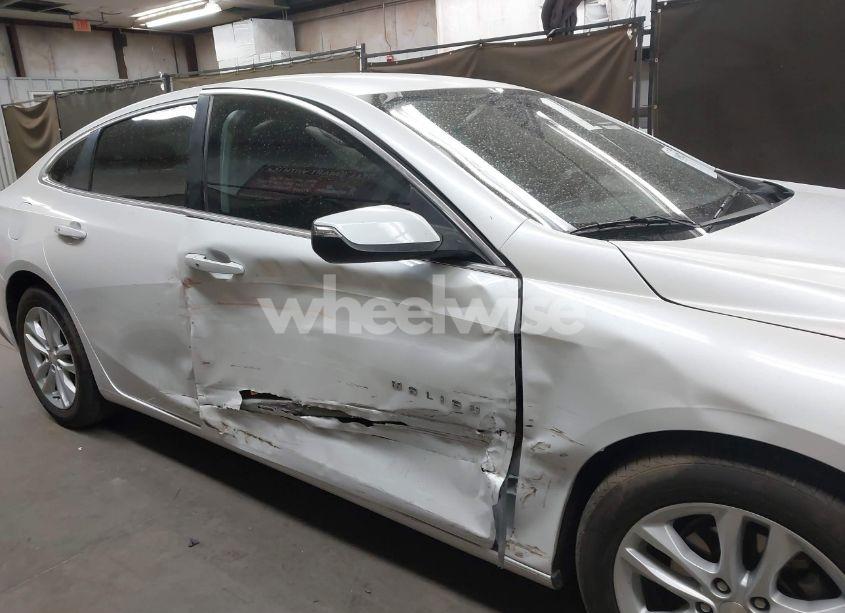 Photo 6 of 2016 Chevrolet Malibu 1LT (VIN 1G1ZE5ST1GF203752)