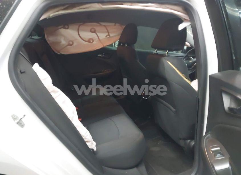 Photo 8 of 2016 Chevrolet Malibu 1LT (VIN 1G1ZE5ST1GF203752)