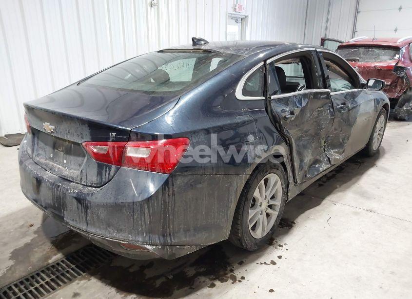 Photo 4 of 2016 Chevrolet Malibu 1LT (VIN 1G1ZE5ST1GF204092)