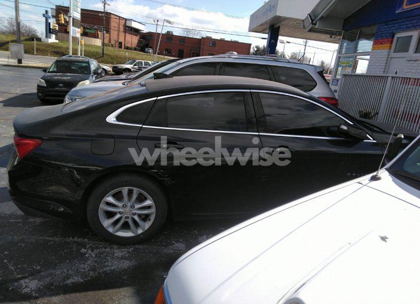 Photo 13 of 2016 Chevrolet Malibu 1LT (VIN 1G1ZE5ST1GF205405)