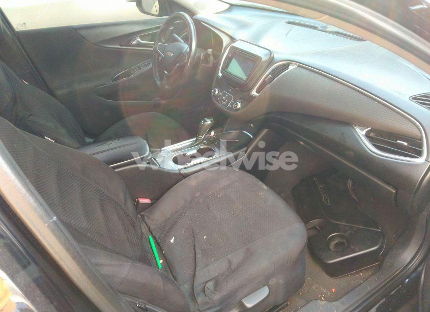 Photo 5 of 2016 Chevrolet Malibu 1LT (VIN 1G1ZE5ST1GF205405)