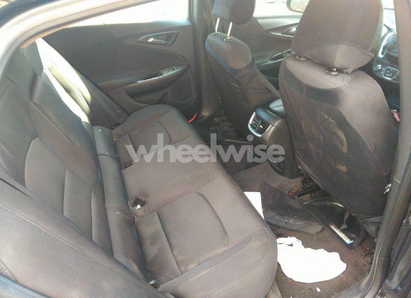 Photo 8 of 2016 Chevrolet Malibu 1LT (VIN 1G1ZE5ST1GF205405)