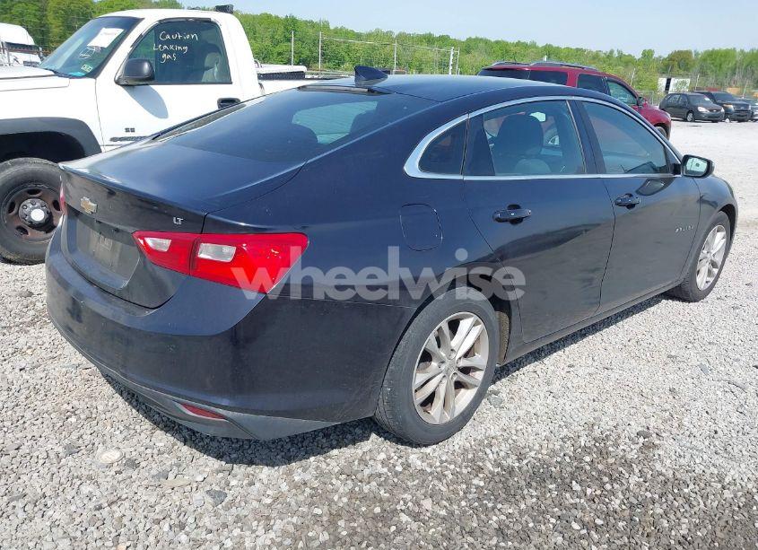 Photo 4 of 2016 Chevrolet Malibu 1LT (VIN 1G1ZE5ST1GF209616)