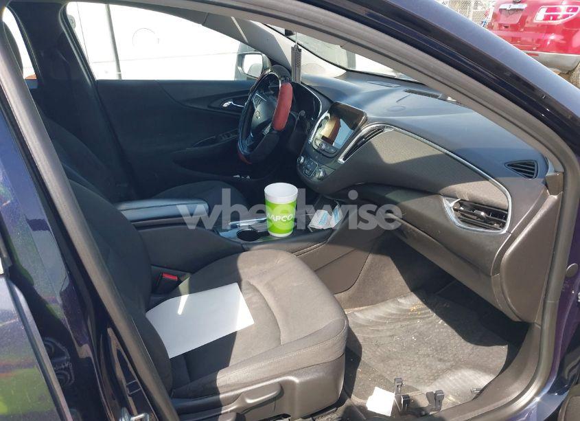 Photo 5 of 2016 Chevrolet Malibu 1LT (VIN 1G1ZE5ST1GF209616)