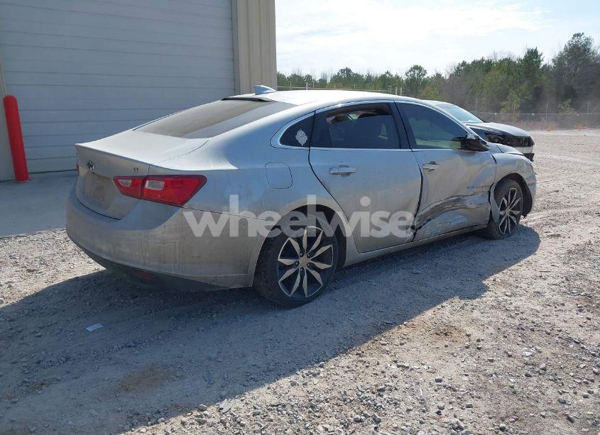Photo 4 of 2016 Chevrolet Malibu 1LT (VIN 1G1ZE5ST1GF217926)