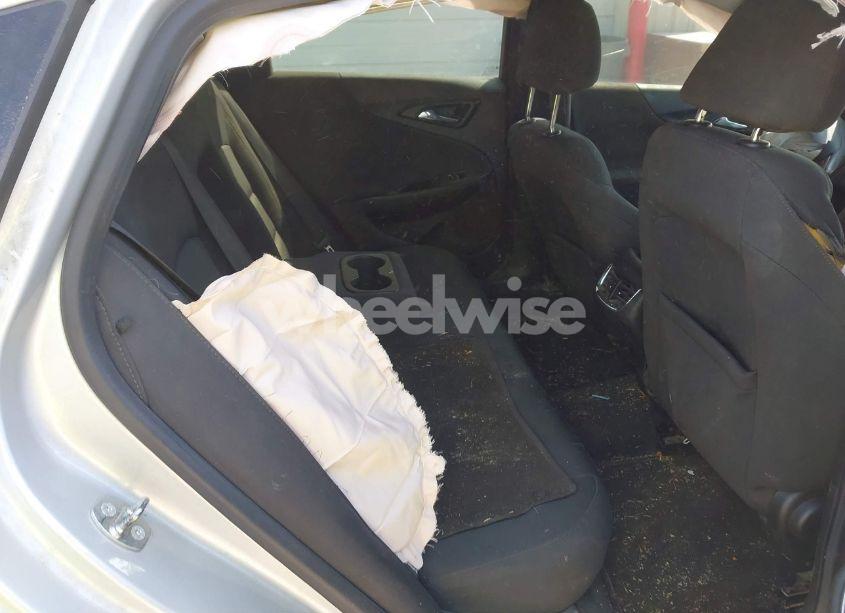 Photo 8 of 2016 Chevrolet Malibu 1LT (VIN 1G1ZE5ST1GF217926)