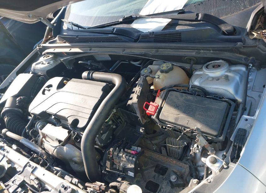 Photo 10 of 2016 Chevrolet Malibu 1LT (VIN 1G1ZE5ST1GF252515)