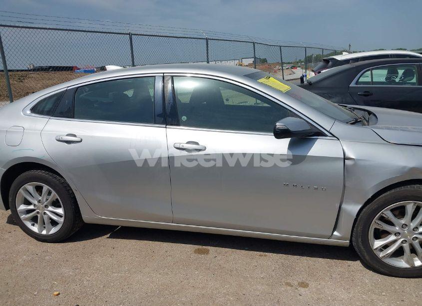 Photo 13 of 2016 Chevrolet Malibu 1LT (VIN 1G1ZE5ST1GF272375)
