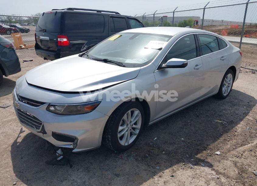 Photo 2 of 2016 Chevrolet Malibu 1LT (VIN 1G1ZE5ST1GF272375)