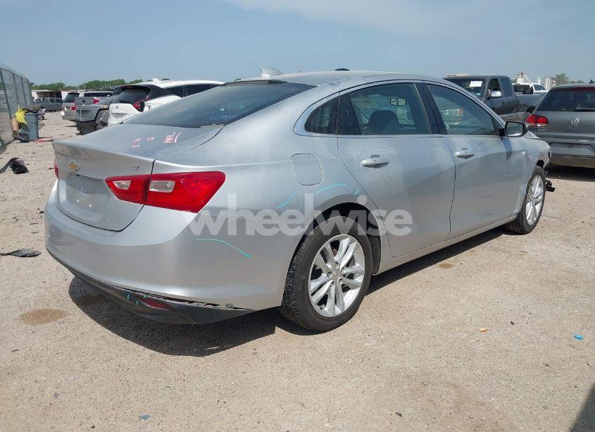 Photo 4 of 2016 Chevrolet Malibu 1LT (VIN 1G1ZE5ST1GF272375)