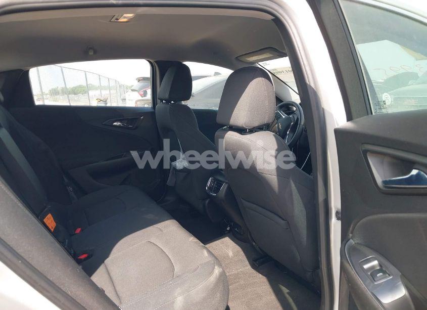 Photo 8 of 2016 Chevrolet Malibu 1LT (VIN 1G1ZE5ST1GF272375)