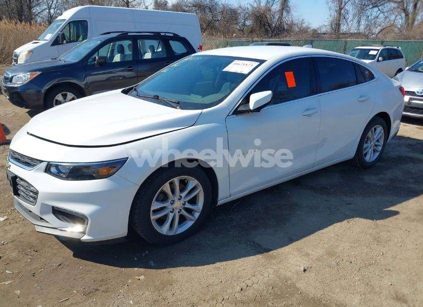 Photo 2 of 2016 Chevrolet Malibu 1LT (VIN 1G1ZE5ST1GF281660)