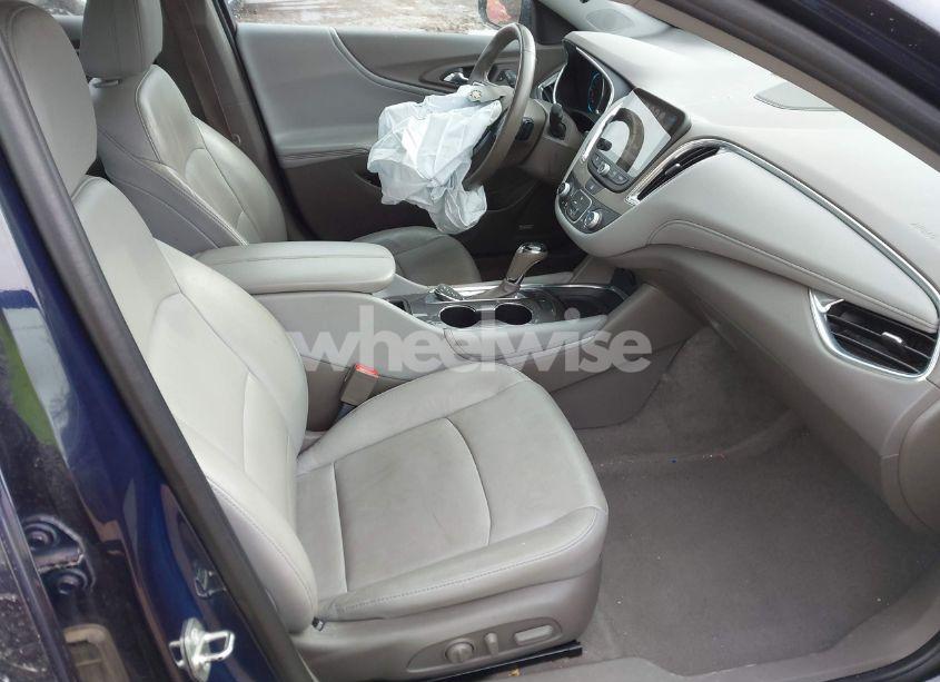 Photo 5 of 2016 Chevrolet Malibu 1LT (VIN 1G1ZE5ST1GF284302)