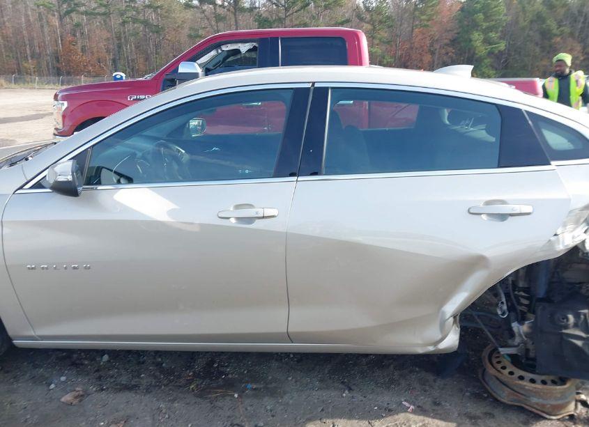 Photo 15 of 2016 Chevrolet Malibu 1LT (VIN 1G1ZE5ST1GF291007)