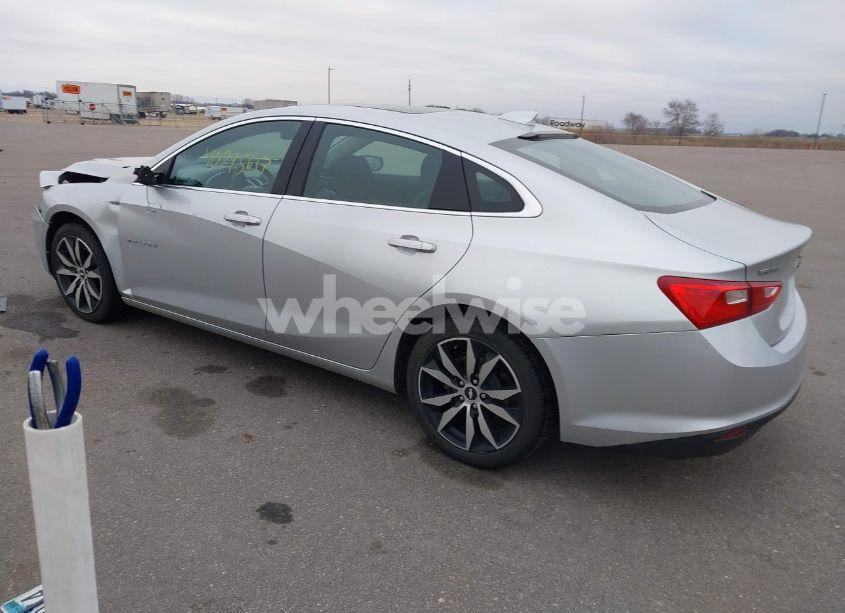 Photo 3 of 2016 Chevrolet Malibu 1LT (VIN 1G1ZE5ST1GF312194)