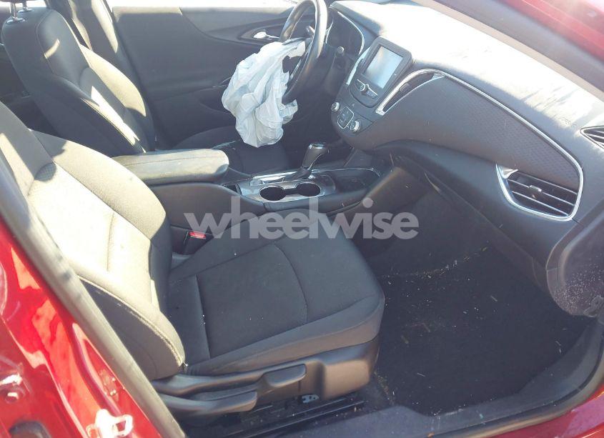 Photo 5 of 2016 Chevrolet Malibu 1LT (VIN 1G1ZE5ST1GF324149)