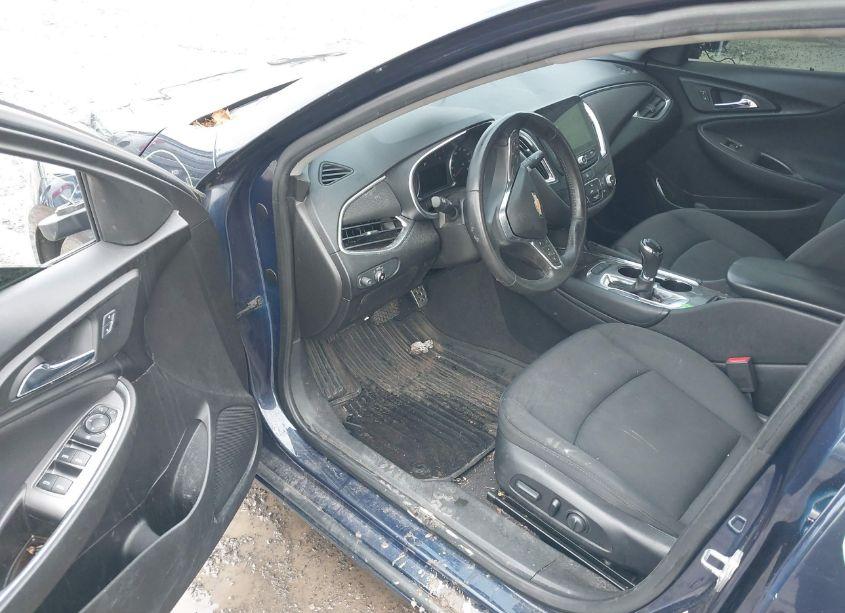 Photo 5 of 2016 Chevrolet Malibu 1LT (VIN 1G1ZE5ST1GF331957)