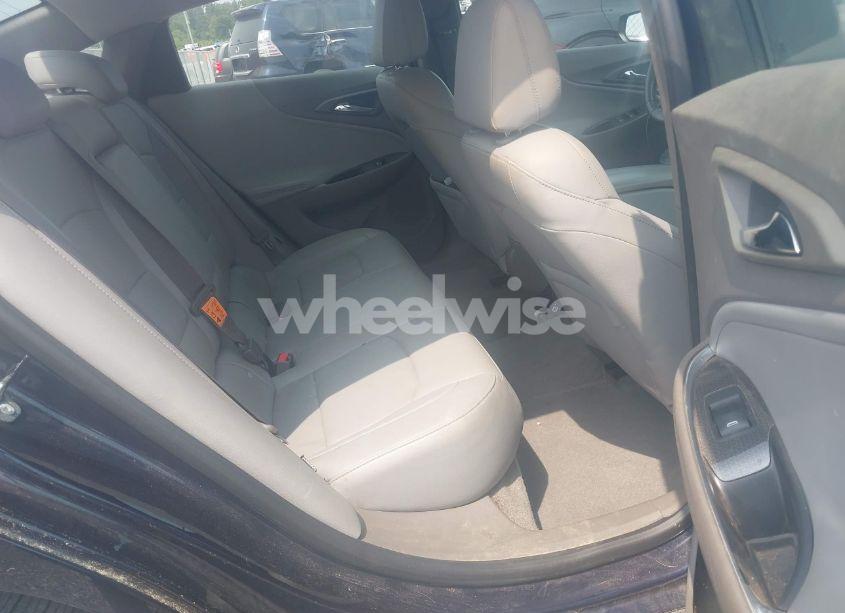 Photo 8 of 2016 Chevrolet Malibu LT (VIN 1G1ZE5ST1GF334132)