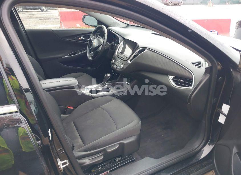 Photo 5 of 2016 Chevrolet Malibu 1LT (VIN 1G1ZE5ST1GF350718)