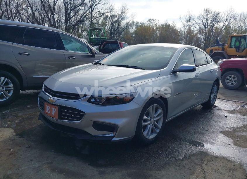 Photo 2 of 2017 Chevrolet Malibu 1LT (VIN 1G1ZE5ST1HF105659)