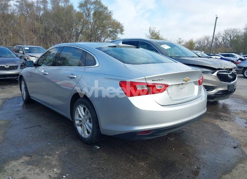 Photo 3 of 2017 Chevrolet Malibu 1LT (VIN 1G1ZE5ST1HF105659)