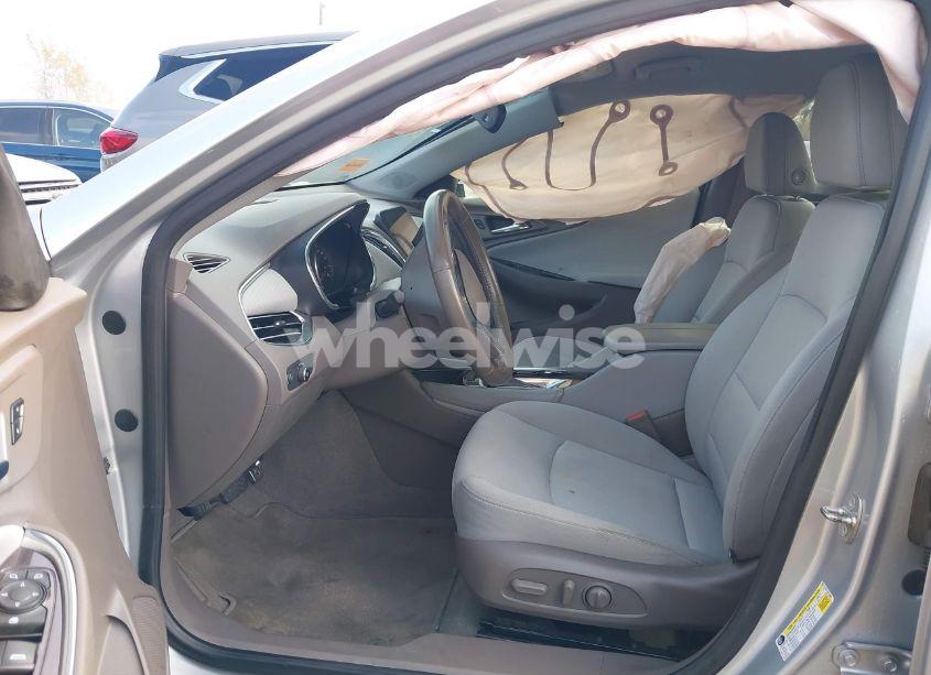 Photo 5 of 2017 Chevrolet Malibu 1LT (VIN 1G1ZE5ST1HF105659)