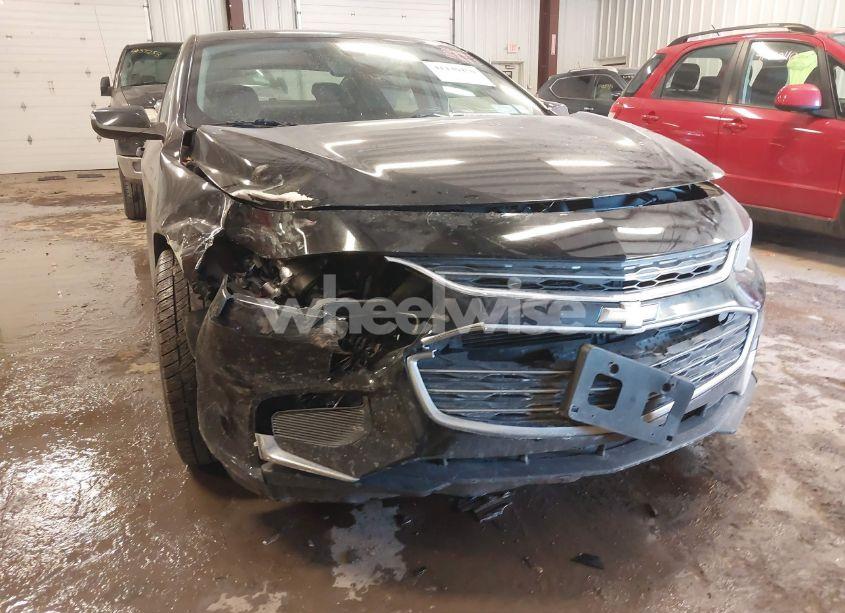 Photo 6 of 2017 Chevrolet Malibu 1LT (VIN 1G1ZE5ST1HF109467)