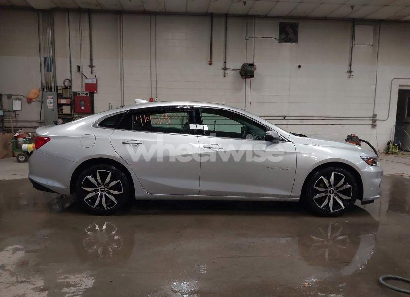 Photo 13 of 2017 Chevrolet Malibu 1LT (VIN 1G1ZE5ST1HF113907)
