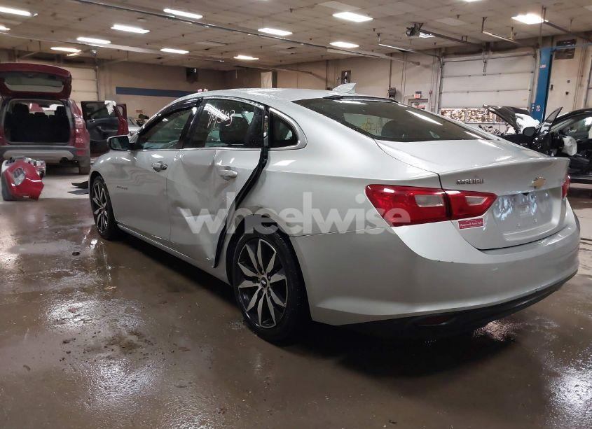 Photo 3 of 2017 Chevrolet Malibu 1LT (VIN 1G1ZE5ST1HF113907)