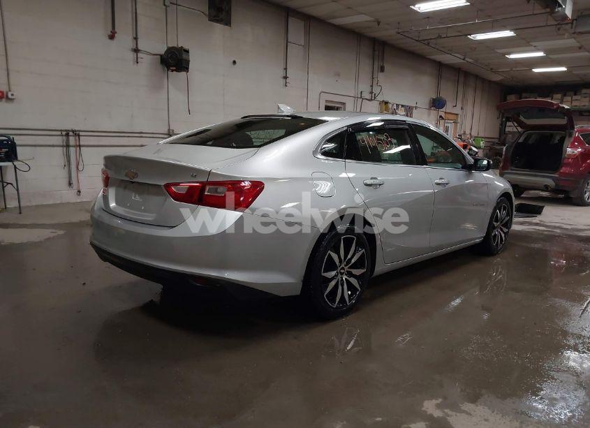 Photo 4 of 2017 Chevrolet Malibu 1LT (VIN 1G1ZE5ST1HF113907)