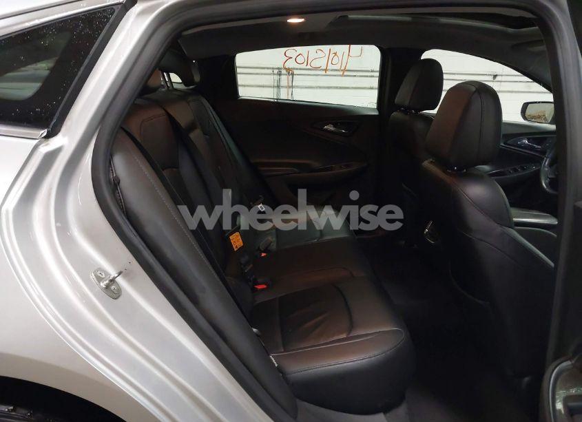 Photo 8 of 2017 Chevrolet Malibu 1LT (VIN 1G1ZE5ST1HF113907)