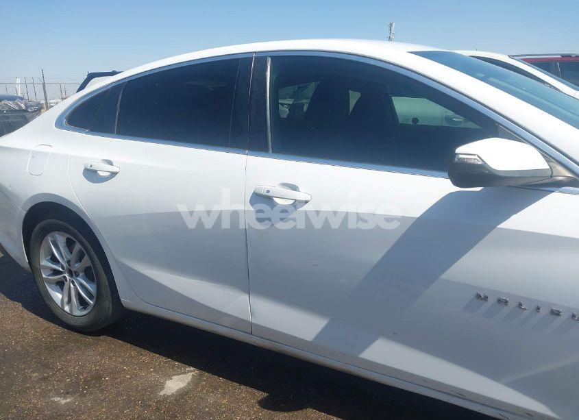 Photo 13 of 2017 Chevrolet Malibu 1LT (VIN 1G1ZE5ST1HF117164)