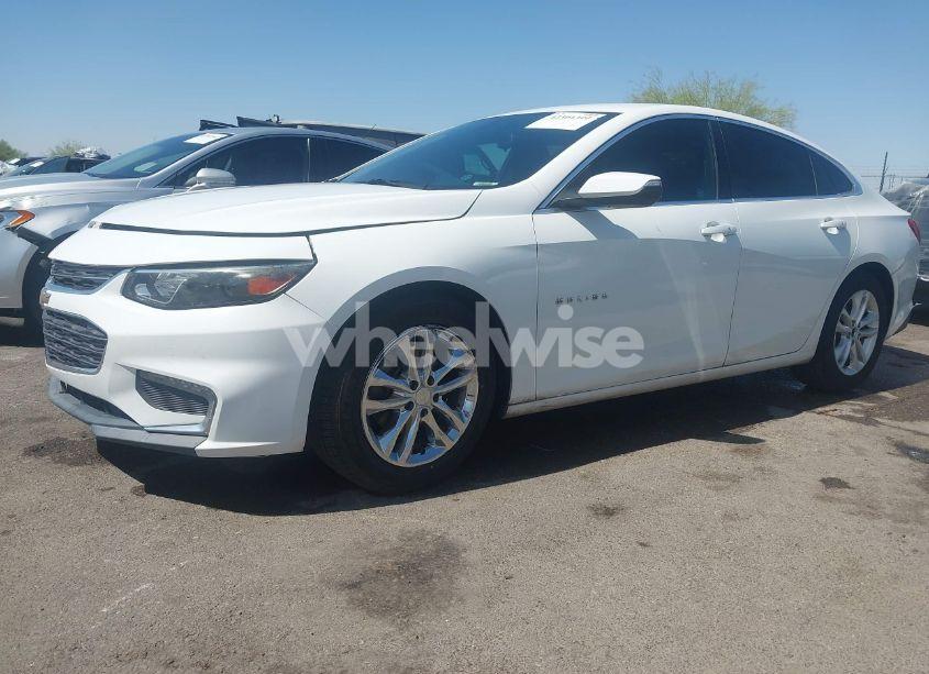 Photo 2 of 2017 Chevrolet Malibu 1LT (VIN 1G1ZE5ST1HF117164)