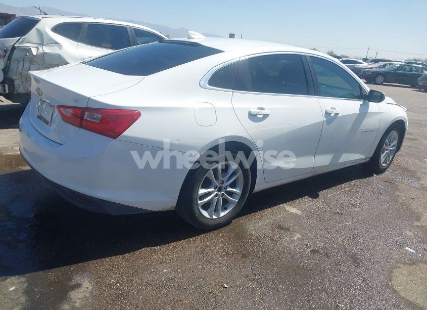 Photo 4 of 2017 Chevrolet Malibu 1LT (VIN 1G1ZE5ST1HF117164)